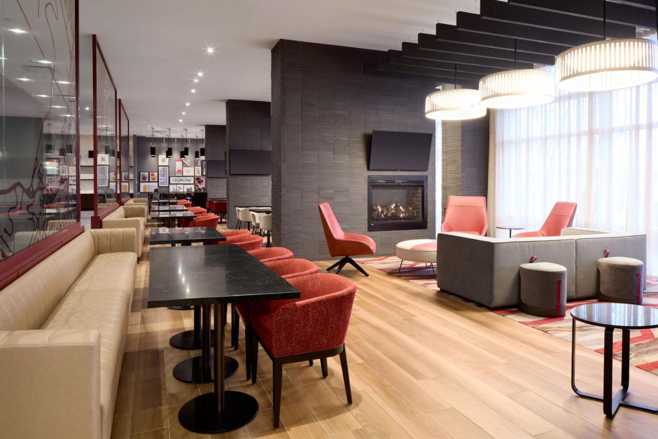 By Marriott Montreal Airport Hotel Dorval