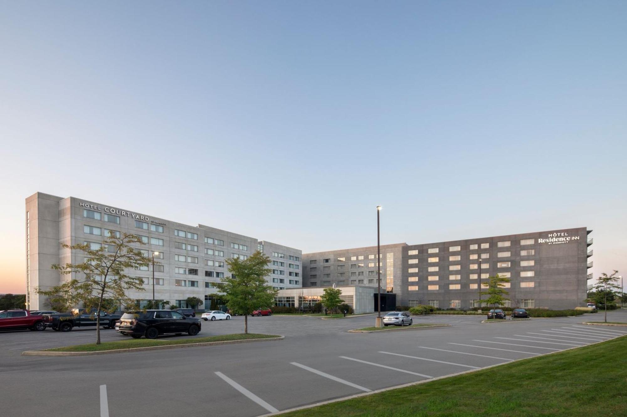 By Marriott Montreal Airport 4*