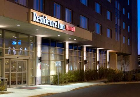 Hotel By Marriott Montreal Airport Dorval