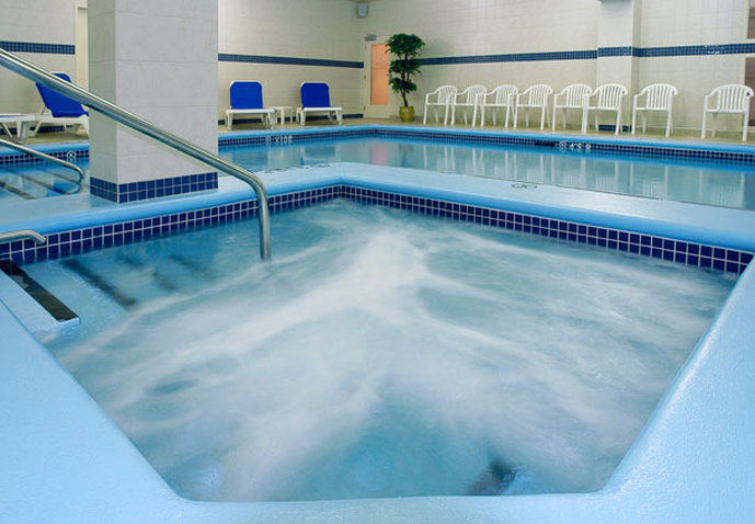 Hotel By Marriott Montreal Airport 4*